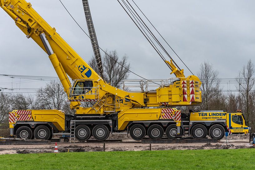 Liebherr LTM 11200 hijskraan van Ter Linden. van Jaap van den Berg