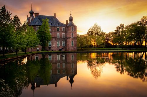 Kasteel de Cannenburch zonondergang