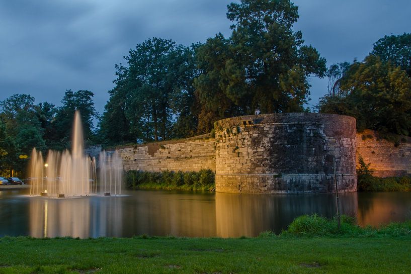 Fontaine dans le parc de la ville de Maastricht par Peter Wolfhagen