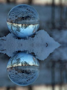 Glazen bol winter van Fotografie Sybrandy