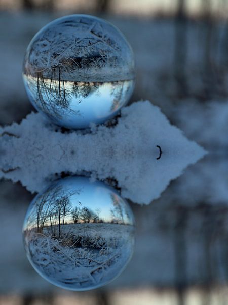 Glazen bol winter van Fotografie Sybrandy