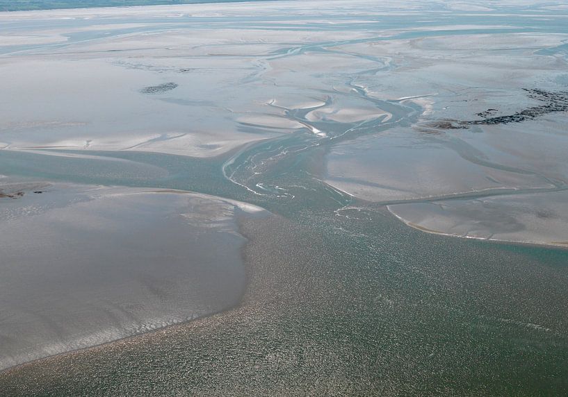 Droogvallende zandplaten tijdens eb in de Waddenzee van Sky Pictures Fotografie