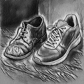 Il ne faut jamais jeter une vieille chaussure avant d'en avoir une nouvelle. ( proverbe / dicton )