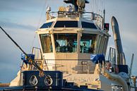 Tug ready at the mooring line by scheepskijkerhavenfotografie thumbnail