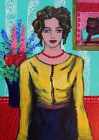 Femme en chemise jaune