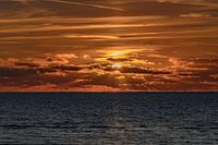 Sonnenuntergang an der niederländischen Küste