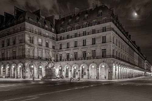 Hotel Regina at night, Paris ..