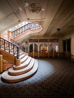 Treppe im verlassenen Kino.