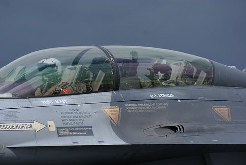  F16 Fighting Falcon