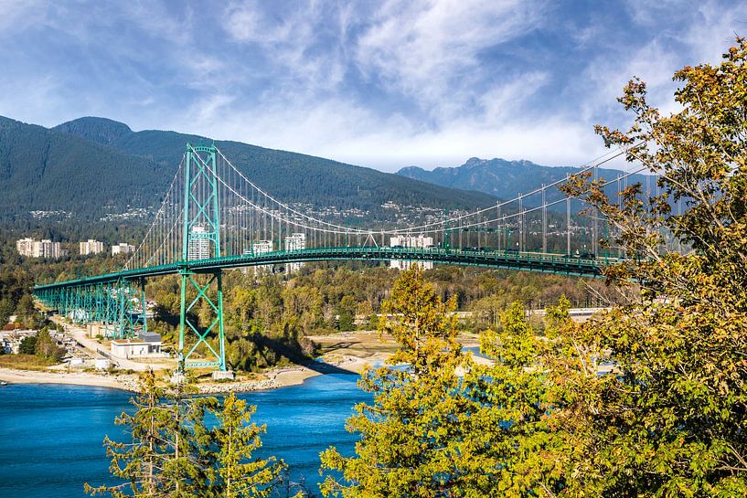 Blick auf die Lions Gate Bridge von Melanie Viola