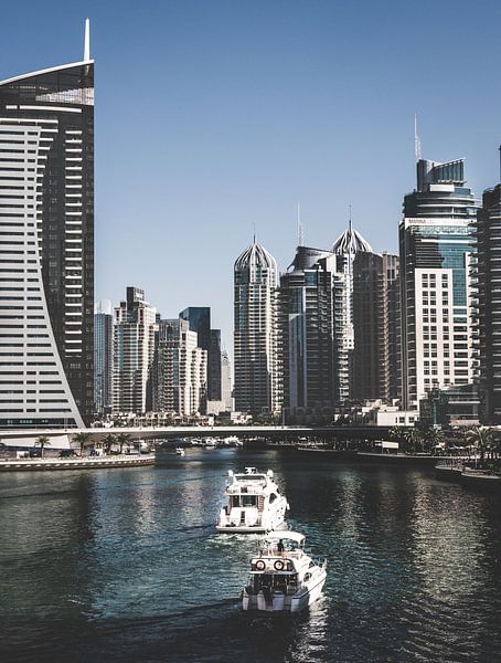 Dubai by Hello Pompoyo