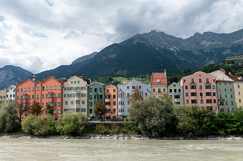 Farbenfrohe Häuser in Innsbruck.