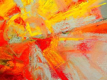Vurige zonsopgang in rood, geel en oranje. van Thea Bouwman