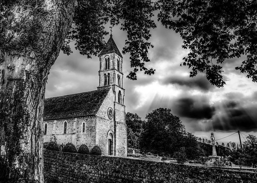 Kerkje in Normandië van Harrie Muis
