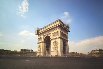 Arc de Triomphe long shutter speed by Dennis van de Water