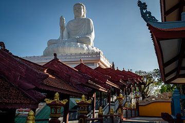 Magnificent buddha temple in vietnam by jorryt Meijer