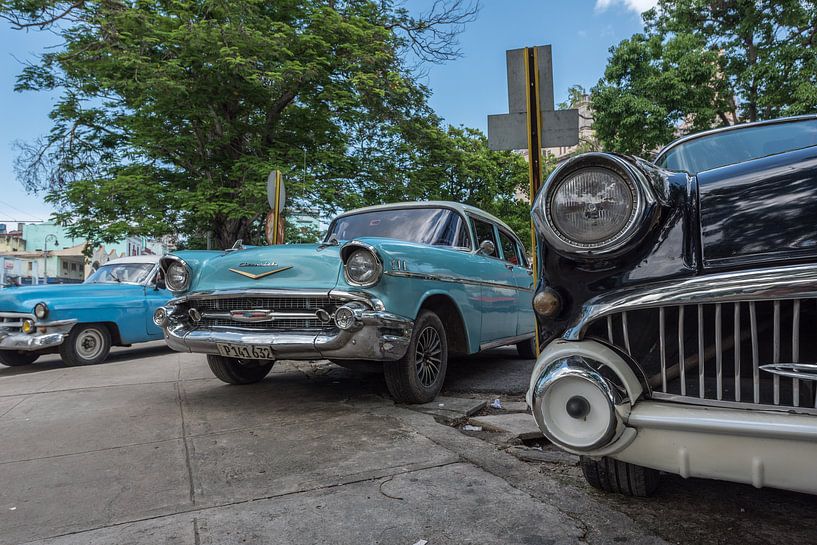 Cubaanse oldtimers in Havana downtown van Celina Dorrestein