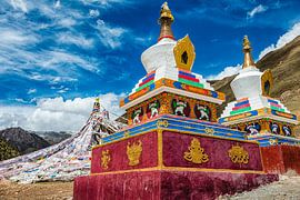 Stupas in Qapugtang-Zadoi by Theo Molenaar