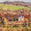 Kasteel Schaloen in prachtige herfstkleuren van John Kreukniet