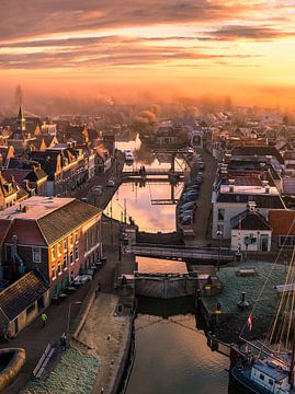 Makkum bei Sonnenaufgang von Ewold Kooistra