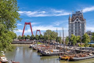 ROTTERDAM Willemsbrug en Witte Huis aan de historische Oude Haven