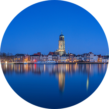 Panorama foto van De Welle in Deventer tijdens het blauwe uur van Ardi Mulder