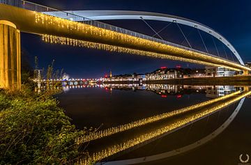 Hoeg Brugk Fietsbrug Maastricht Kerst 2022 Reflectie van Danny Bartels