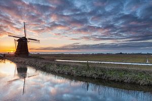 Sunrise at Hempenserpoldermolen von Ron Buist