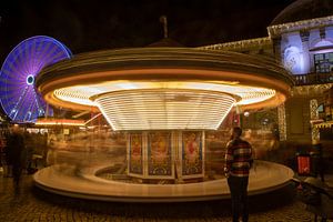 Nostalgie-Kinderkarussell auf dem Magdeburger Weihnachtsmarkt