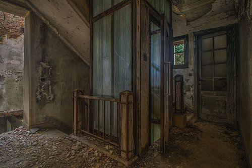 lift in verlaten kasteel