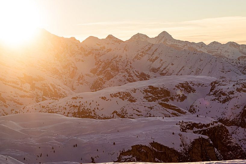 Zonsondergang in de Dolomieten de winter van Hidde Hageman