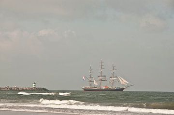 Stad Amsterdam vaart uit sur Jacintha Van beveren