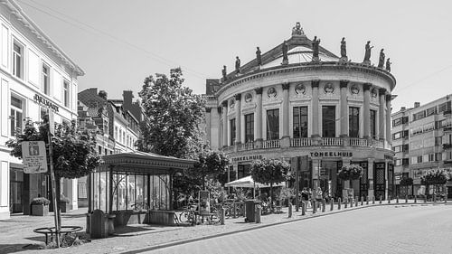 De Bourlaschouwburg in Antwerpen