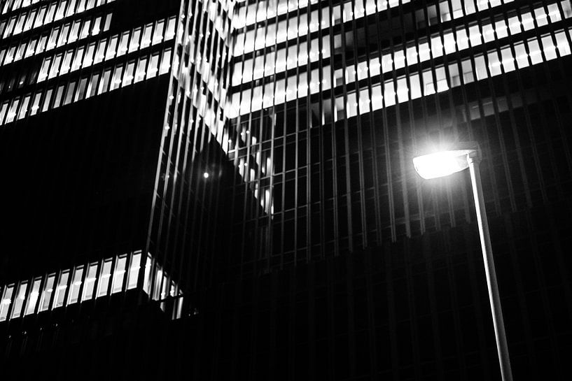Lantarenpaal voor de Rotterdam by Marco de Waal