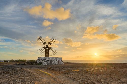 Moulin à vent à Puerto Lajas, sur l'île de Fuerteventura