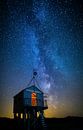 Schiffbrüchigenhütte Terschelling unter Sternenhimmel von Maurice Haak Miniaturansicht