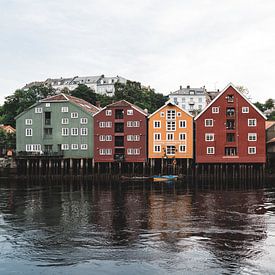Typische Holzhäuser in Trondheim von vdlvisuals.com