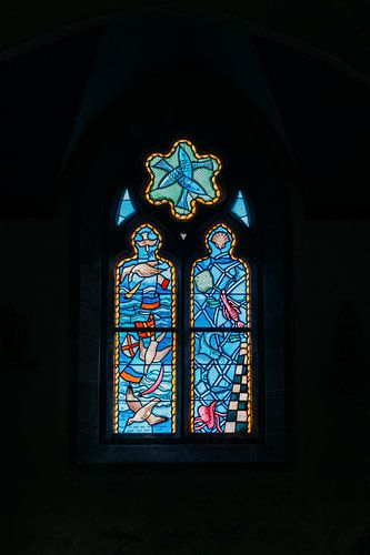 Mooiste glas in lood in de een kerk in Ile-Tudy