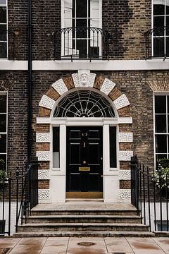 Londen - Victoriaanse deur (fine art) van Andrea Dorr Fotografie