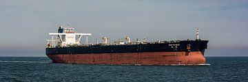 Panorama van een tanker op de Noordzee bij Hoek van Holland. van scheepskijkerhavenfotografie