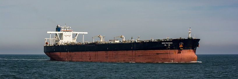 Panorama eines Tankers auf der Nordsee bei Hoek van Holland. von scheepskijkerhavenfotografie