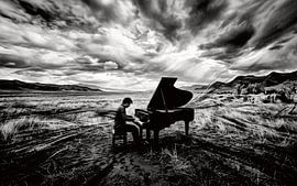 dramatic monochromatic visual pianis by ANAS BURHANUDIN