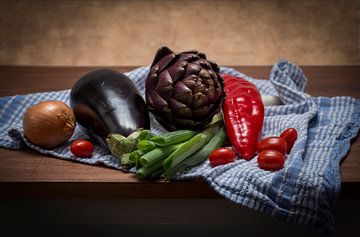 Still life with vegetables and tea towel by Jaap Tempelman