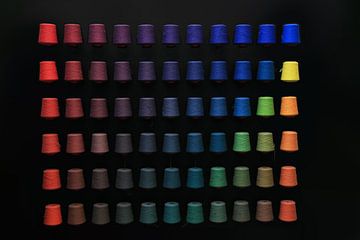 yarn sorted by colour by Peter van Mierlo