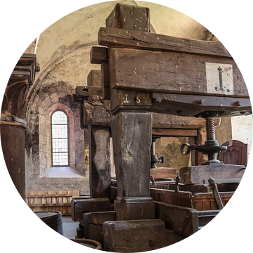 Weinpresse im Kloster Eberbach im Rheingau van Christian Müringer