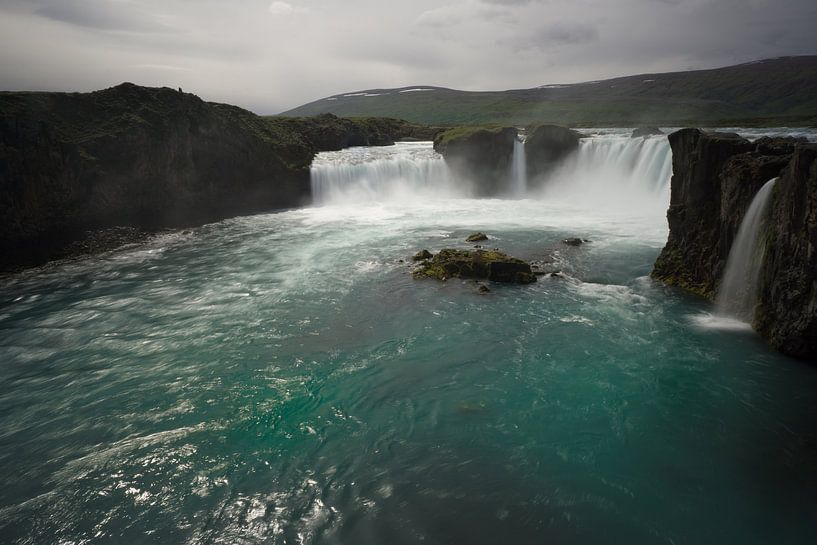 Island - Schöne Wasserfälle von Godafoss mit Sonne und Türkis von adventure-photos
