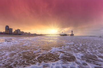 Coucher de soleil orageux sur la jetée de Scheveningen