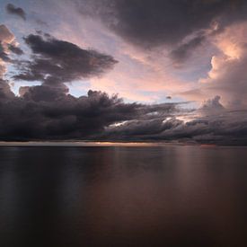 Lake Malawi in de vroege ochtend van Geert Neukermans