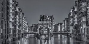 Wasserschloss Speicherstadt Hamburg in monochromer Ausführung