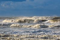 Wellen am Strand der Insel Texel in der Wattenmeerregion